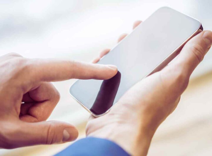 tieni premuto questi tasti e attivi la funzione segreta