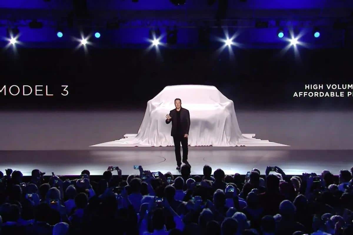 Perché non vedrai mai uno spot di Tesla in televisione