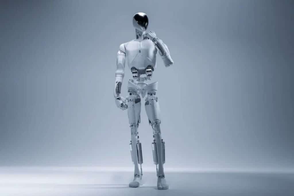 Il robot umanoide di XPENG sembra uscito da un film di fantascienza distopico
