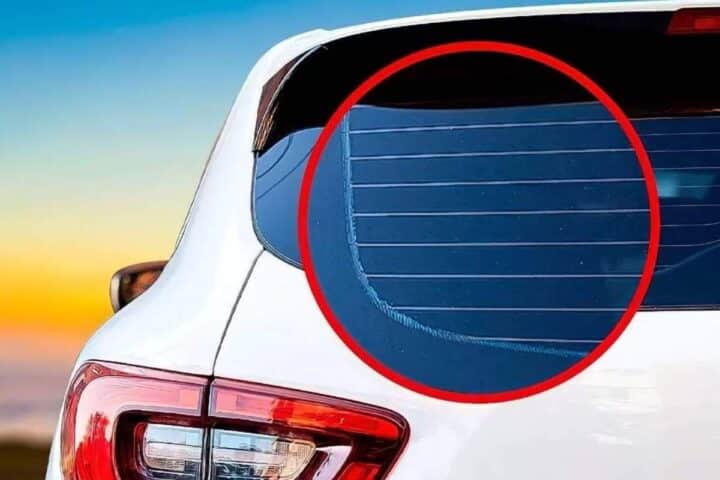 Non solo fili: la tecnologia nascosta nel lunotto termico della tua auto