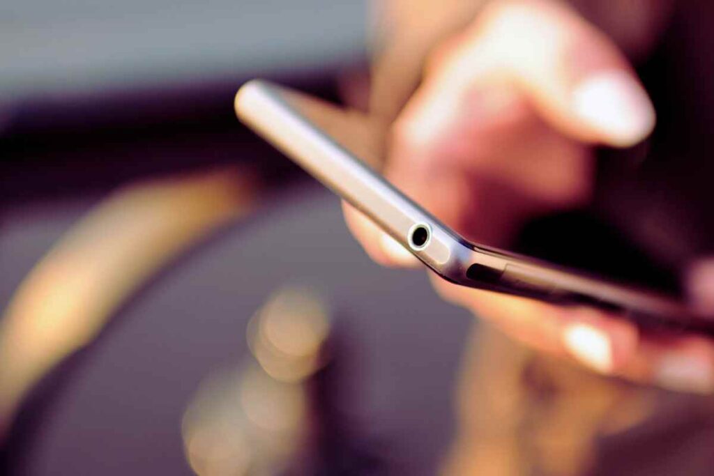 Addio smartphone, arrivano i primi dispositivi AI