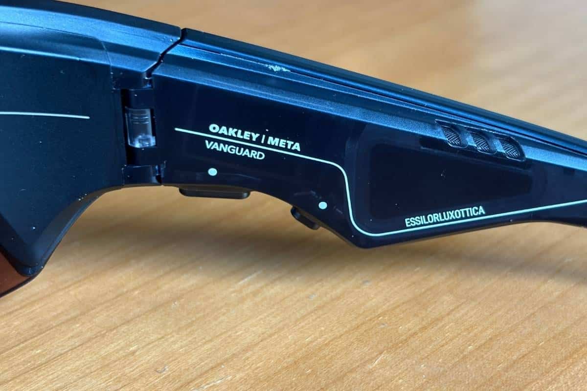 Oakley Meta Vanguard