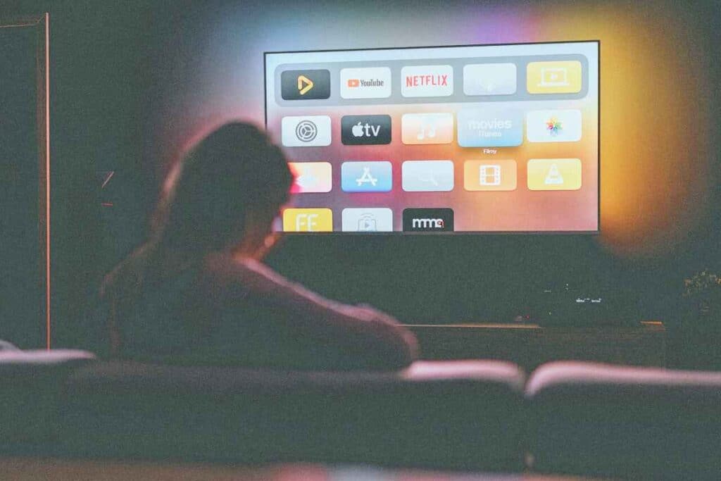 Smart tv te la porti a casa a 100 euro
