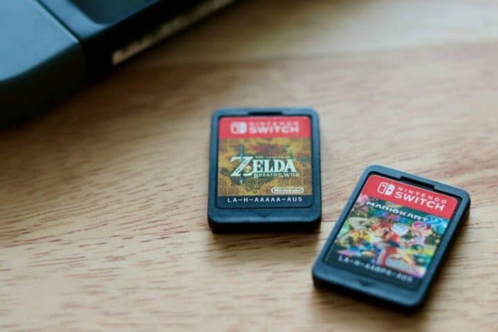 Perché Nintendo Switch usa ancora le cartucce (e perché PS5 e Xbox Series X usano i dischi)