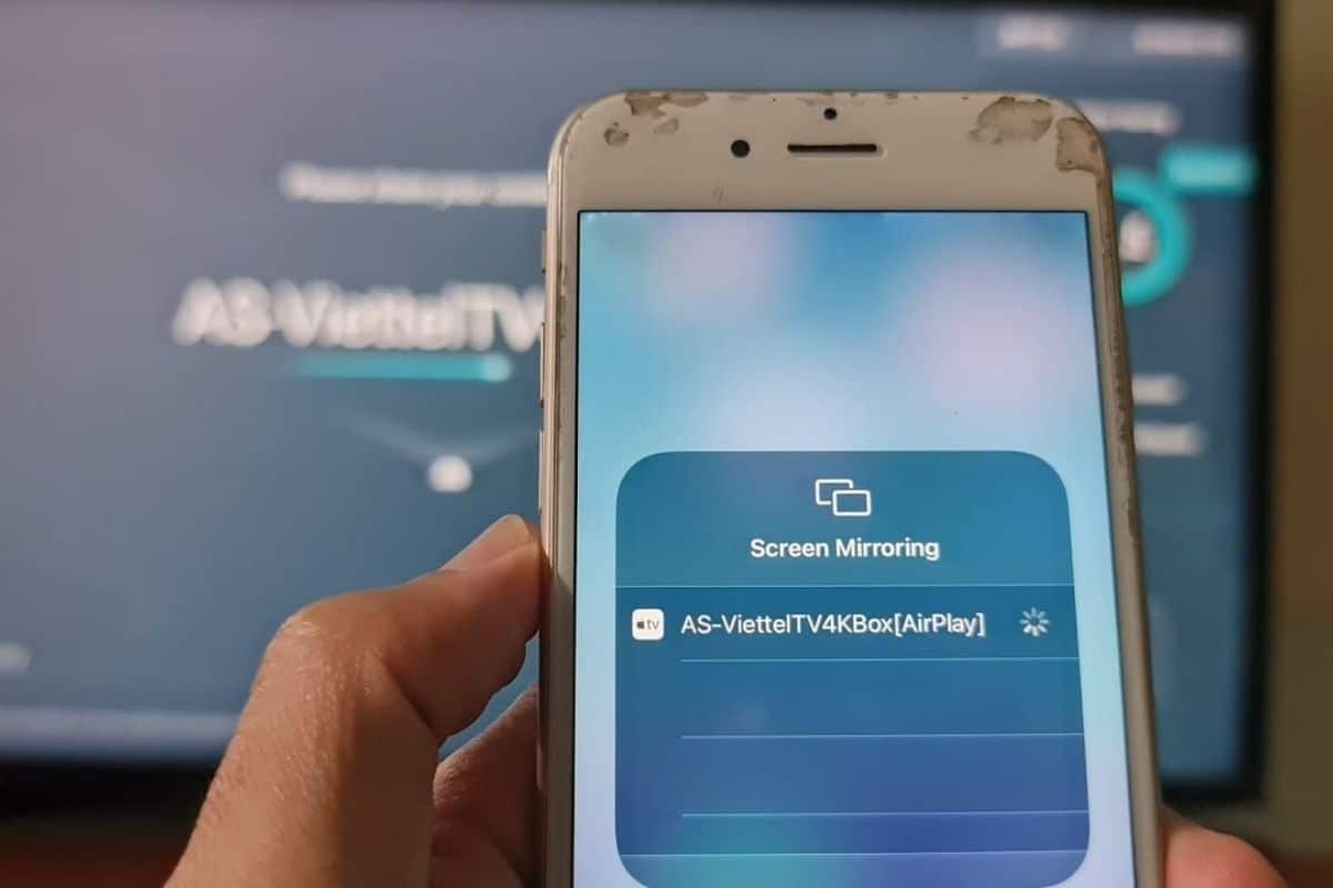 Come collegare lo smartphone alla TV: la guida completa per trasmettere video e foto