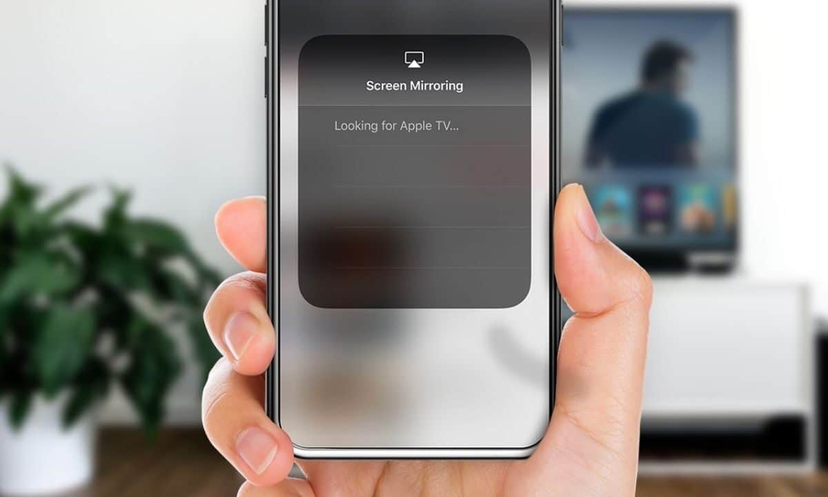Come collegare lo smartphone alla TV: la guida completa per trasmettere video e foto