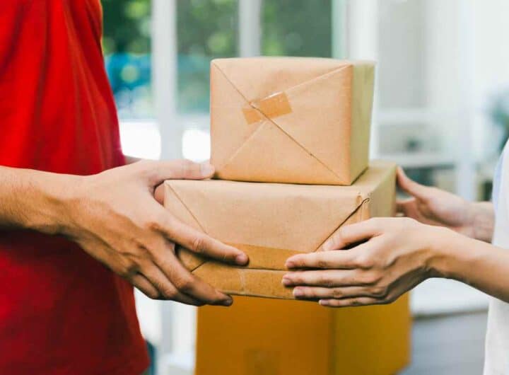 Tassa sui pacchi: 3 euro