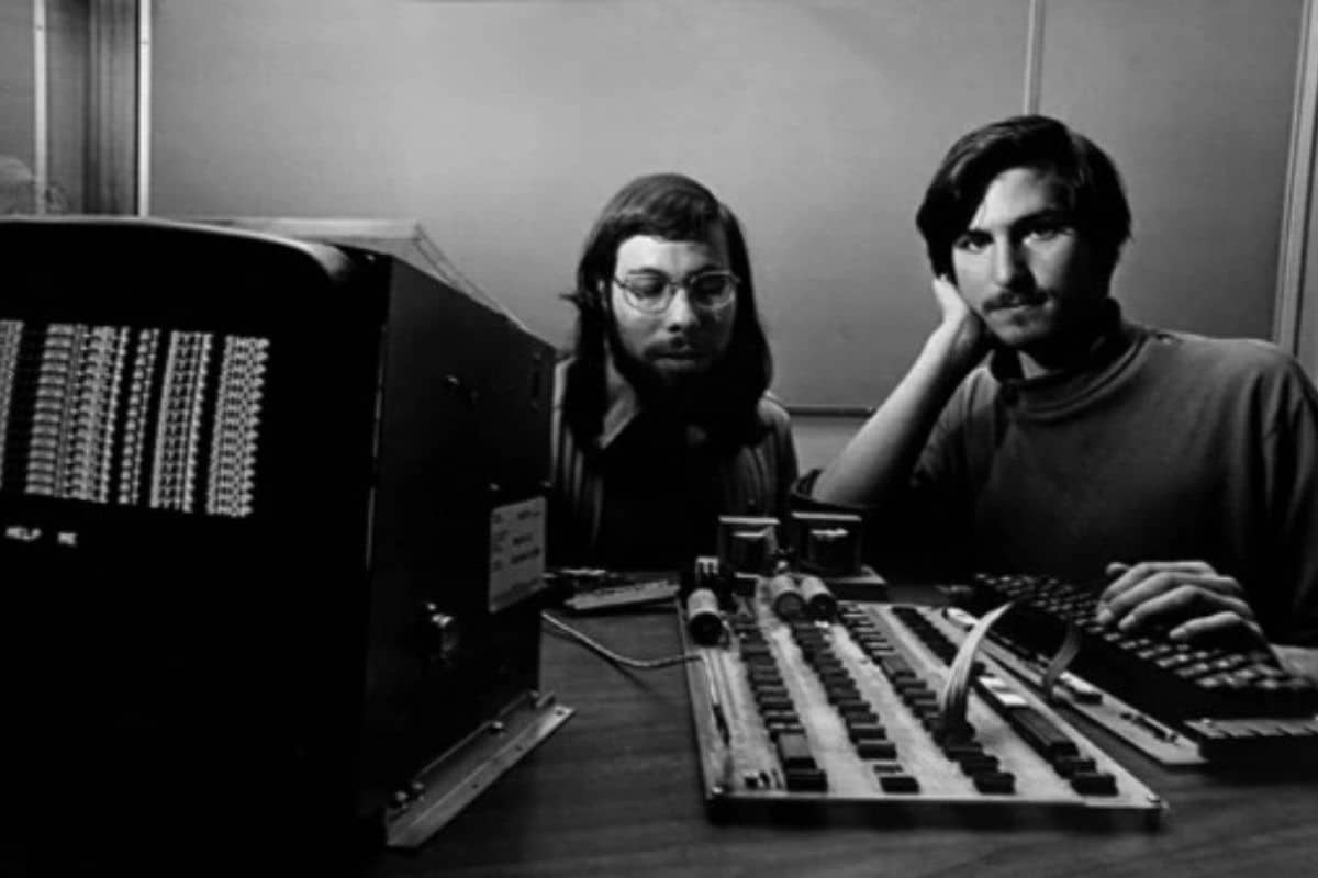 Perché Apple si chiama "Apple"? La storia, la dieta di Steve Jobs e la rivalità con Atari