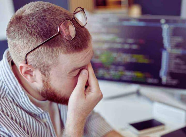 Ore allo schermo, i tuoi occhi stanno soffrendo