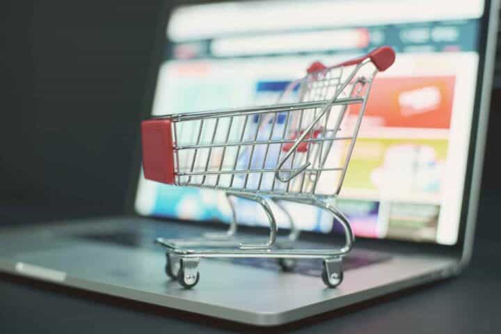 Con il trucco del carrello compri online