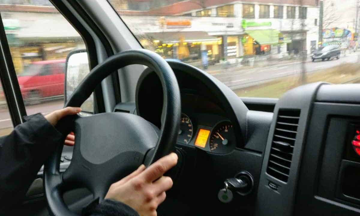 Il trucchetto della chiusura automatica che tutti stanno attivando sull'auto
