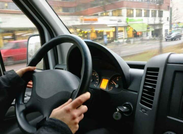 Il trucchetto della chiusura automatica che tutti stanno attivando sull'auto