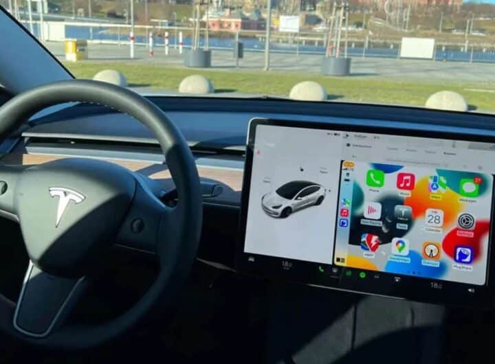 Tesla cede alla pressione? Le indiscrezioni su Apple CarPlay e la reazione (scontata) degli automobilisti