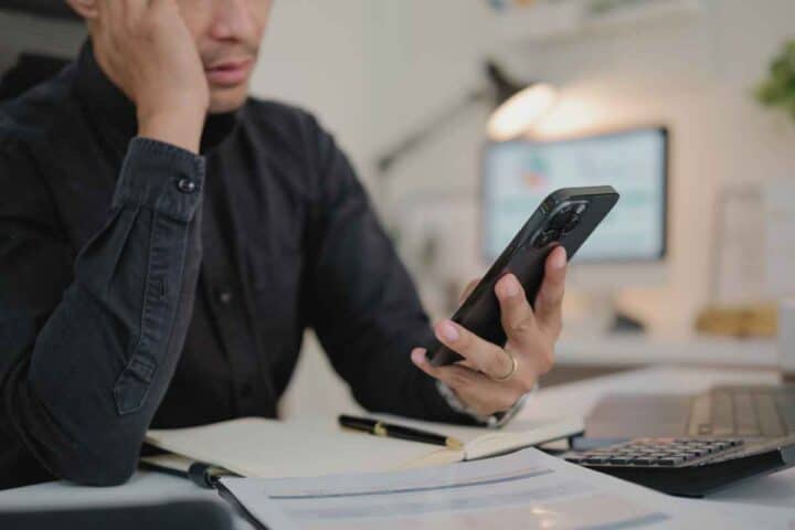 App preinstallata sul tuo telefono: conosce fin troppo