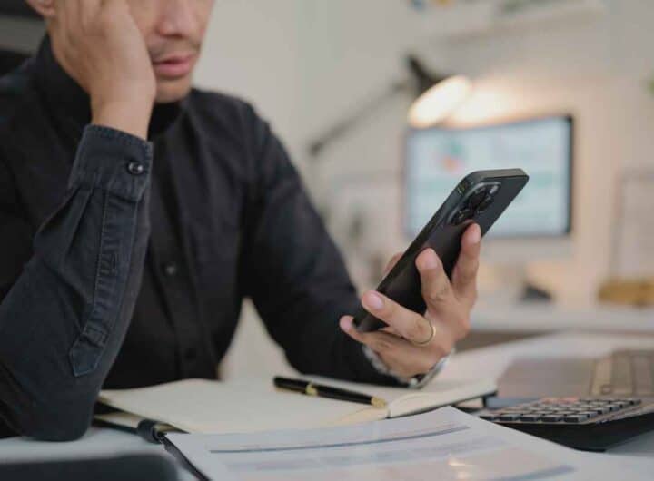 App preinstallata sul tuo telefono: conosce fin troppo