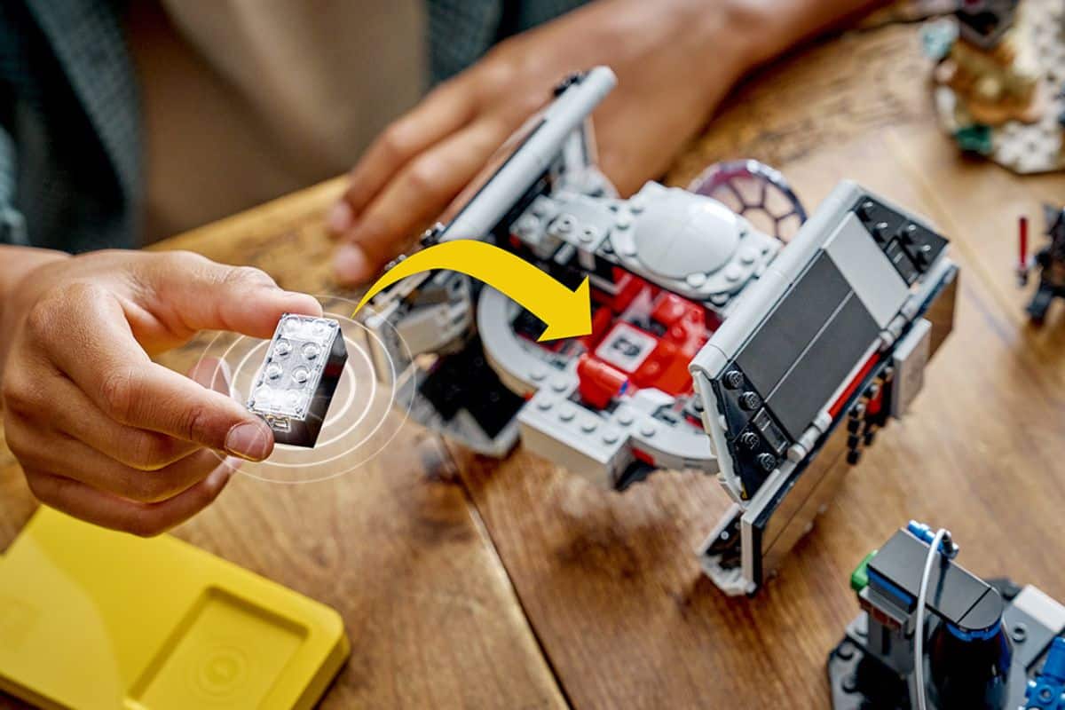 LEGO presenta i mattoncini Smart Brick a tema Star Wars