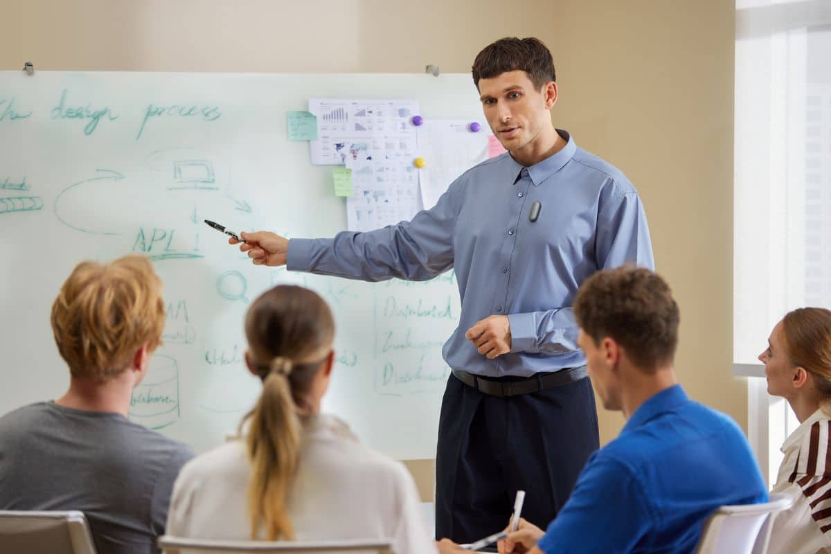 Plaud NotePin S, la spilla smart AI per i professionisti