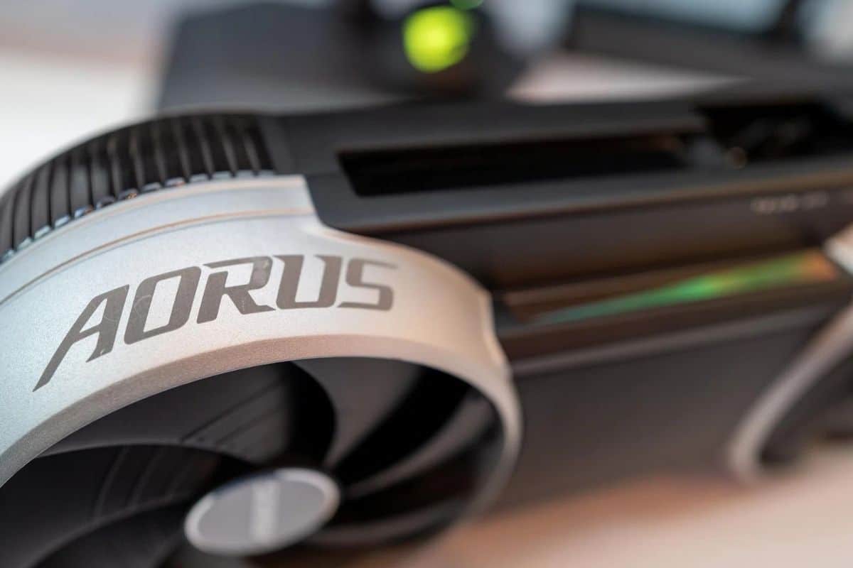 GIGABYTE lancia AORUS GeForce RTX 5090 INFINITY: l’apice del gaming con design compatto al CES 2026
