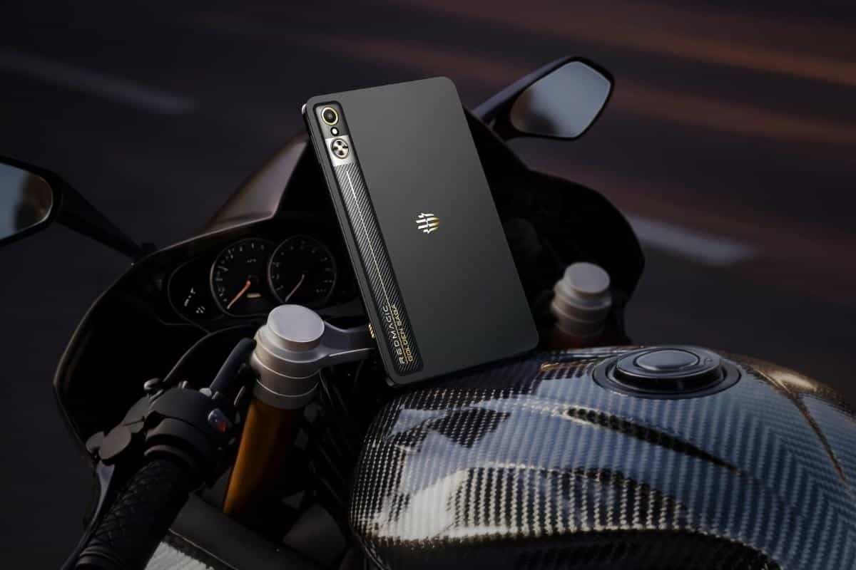 REDMAGIC Golden Saga Limited Edition: quando il lusso estremo incontra la potenza del gaming puro