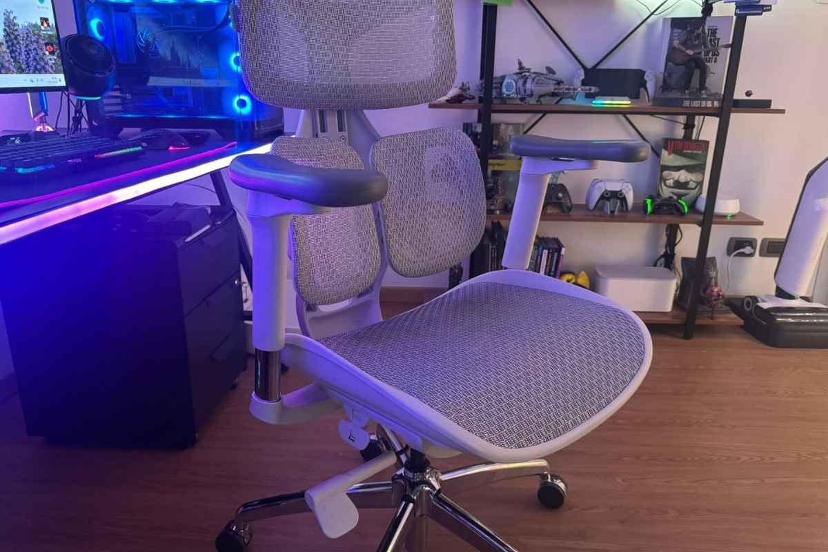 Recensione Sihoo Doro S100: Design futuristico e supporto lombare attivo, ma è davvero la "killer app" degli uffici?