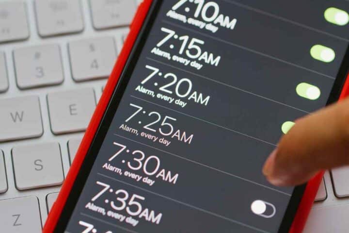 Attenzione, Android modifica la sveglia del tuo telefono e non te ne accorgi: devi cambiare questa impostazione