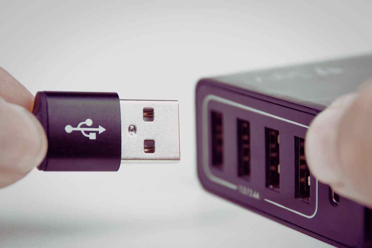 chiavetta USB al caricatore del telefono? È incredibile