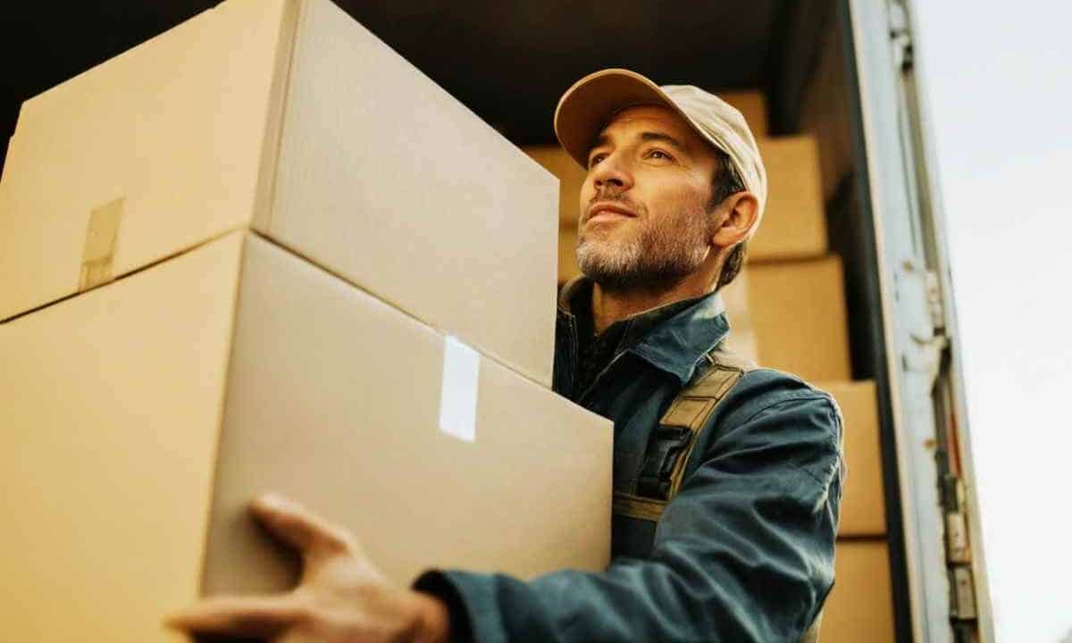 Vuoi sapere veramente dove si trova la tua spedizione? Il trucco che i corrieri non dicono