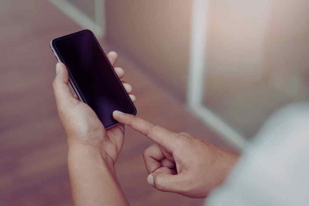 La truffa al contrario: inizia quando spegni il telefono, ormai è anche in Italia