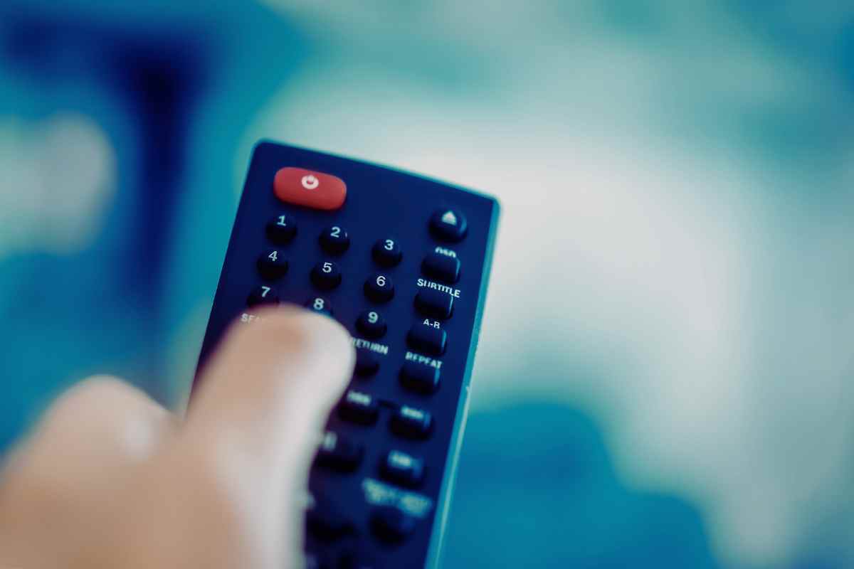 Addio ai telecomandi senza tasti in Italia