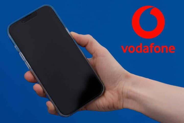Vodafone lo ha annunciato ufficialmente: "Dismissione", cosa accade ora ai clienti