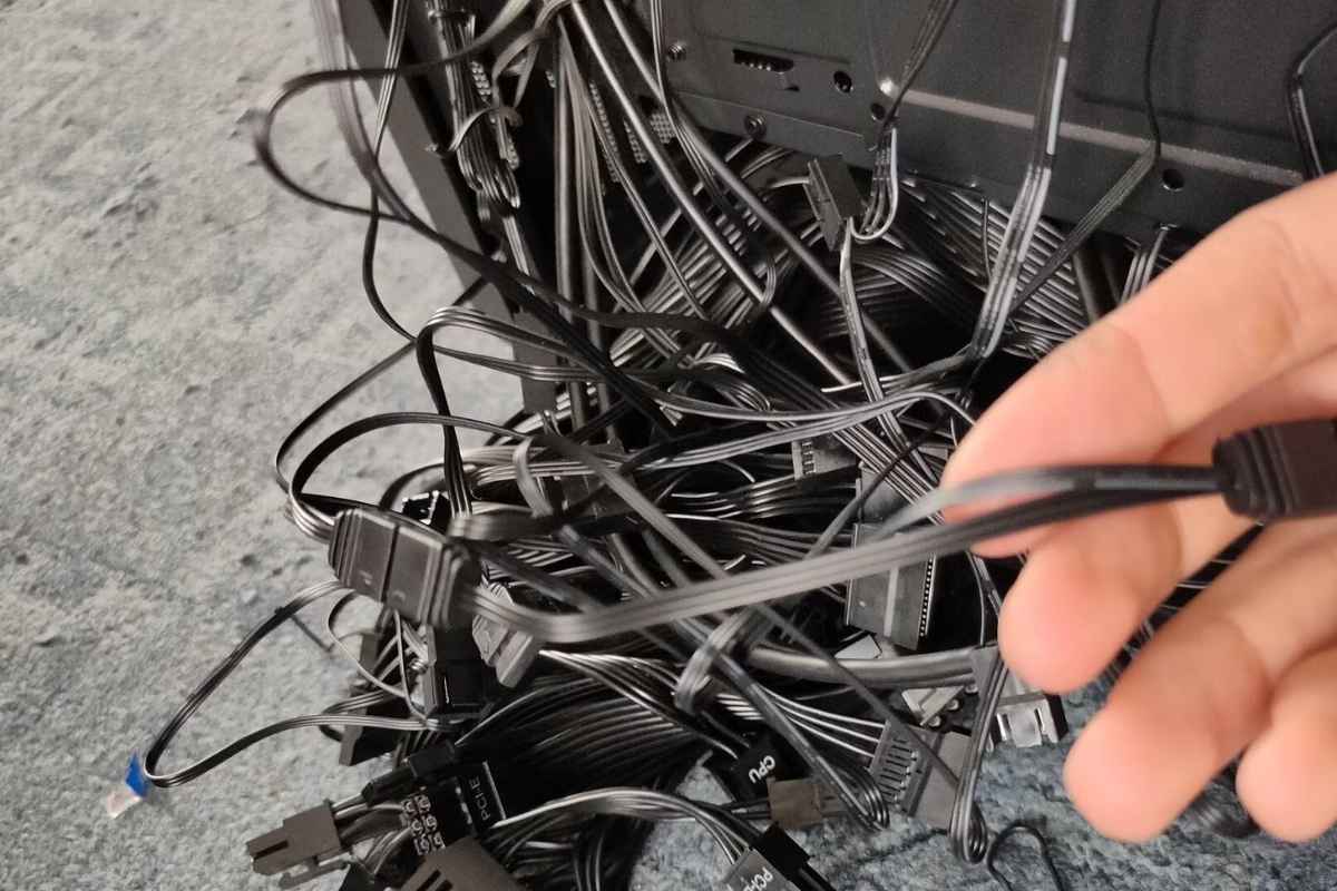 Guida al cable management: come domare il caos dei cavi per un PC fresco e ordinato