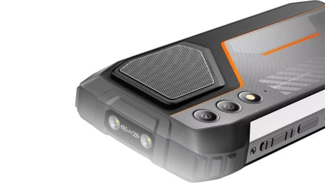 Oscal Pilot 6 visto da dietro