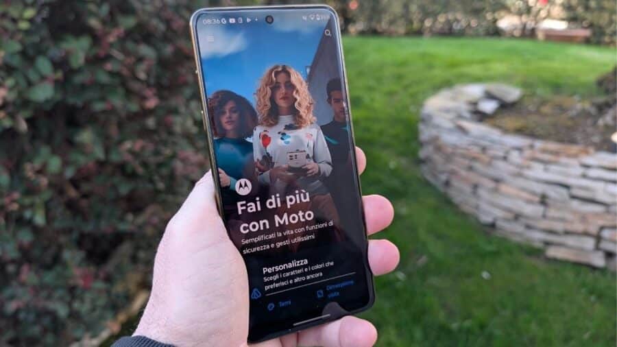 App Moto sul Motorola Signature con schermata Fai di più con Moto e menu personalizzazione