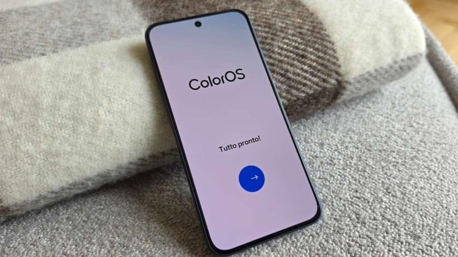OPPO Reno 15 FS 5G schermata di benvenuto ColorOS con scritta Tutto pronto