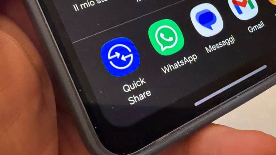 Icona dell'app Quick Share sul Samsung Galaxy S26, la funzione che ora supporta AirDrop per condividere file con iPhone e Mac