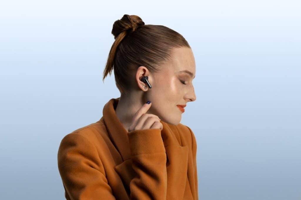 Motorola moto buds 2 plus lifestyle
