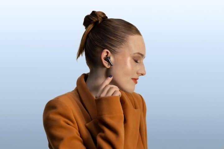 Motorola moto buds 2 plus lifestyle