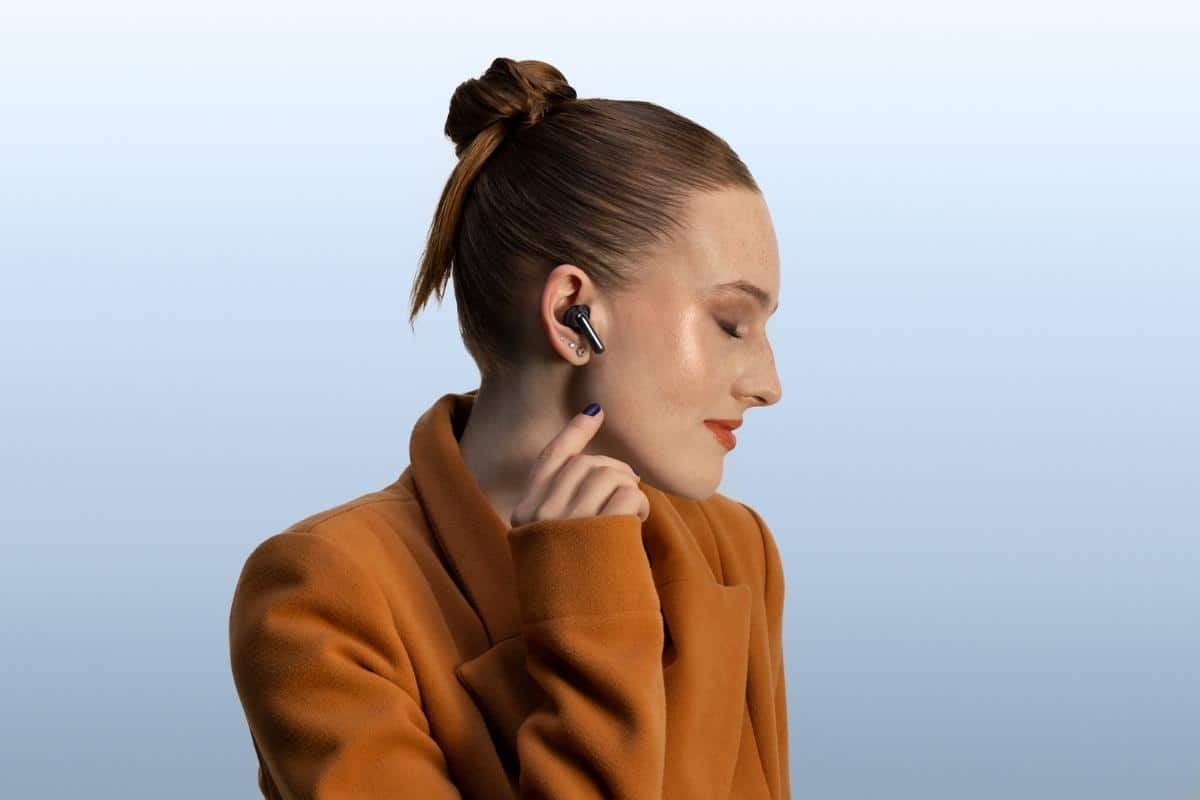 Motorola moto buds 2 plus lifestyle