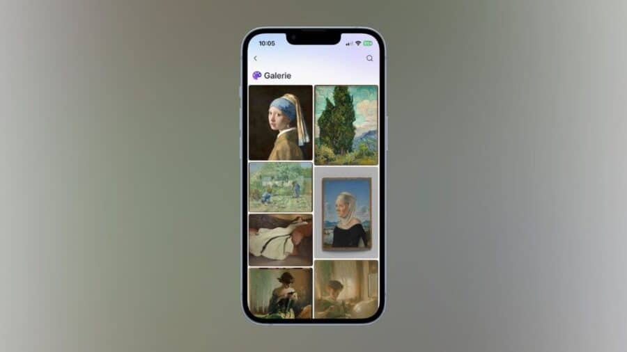 Lo schermo di uno smartphone mostra l’app SwitchBot con una galleria di celebri dipinti classici disponibili per il quadro digitale.
