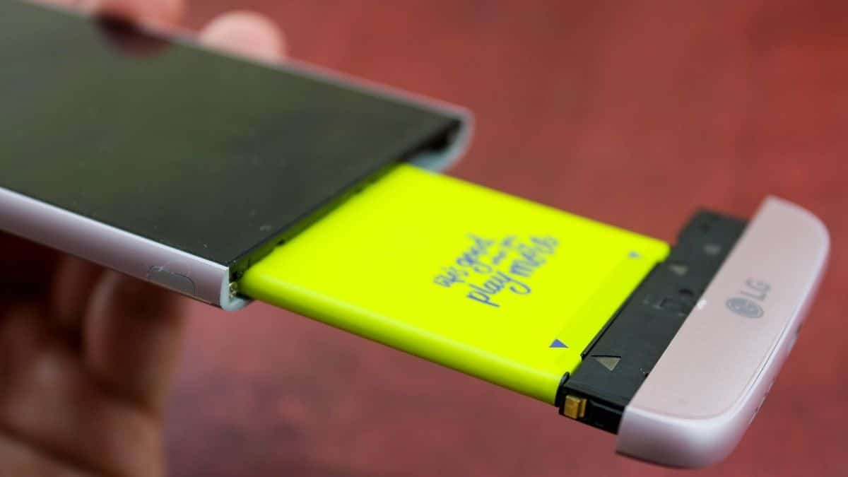 Il ritorno delle batterie rimovibili: come l'Europa sta cambiando il design degli smartphone