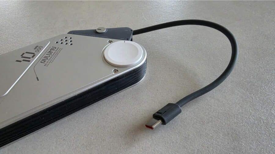Aulumu M10 cavo USB-C integrato estratto