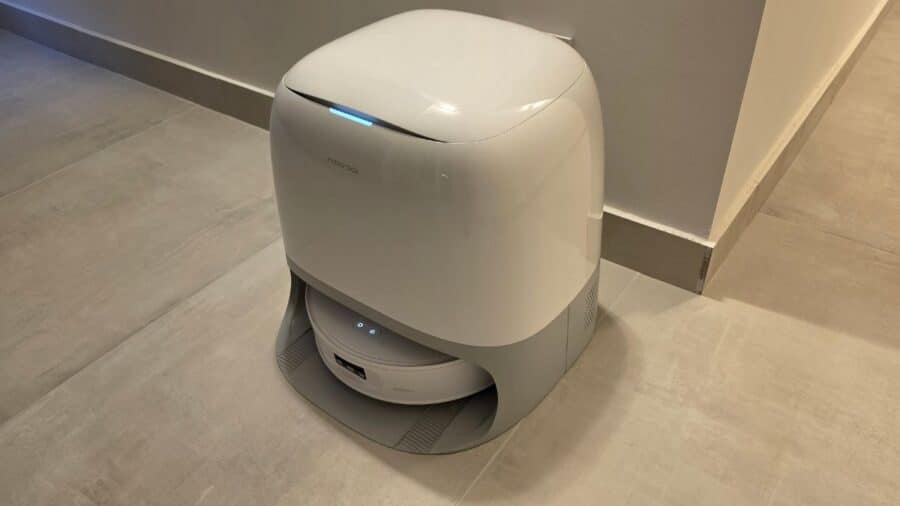 Roborock Qrevo Curv 2 Flow con stazione base multifunzione dal design integrato
