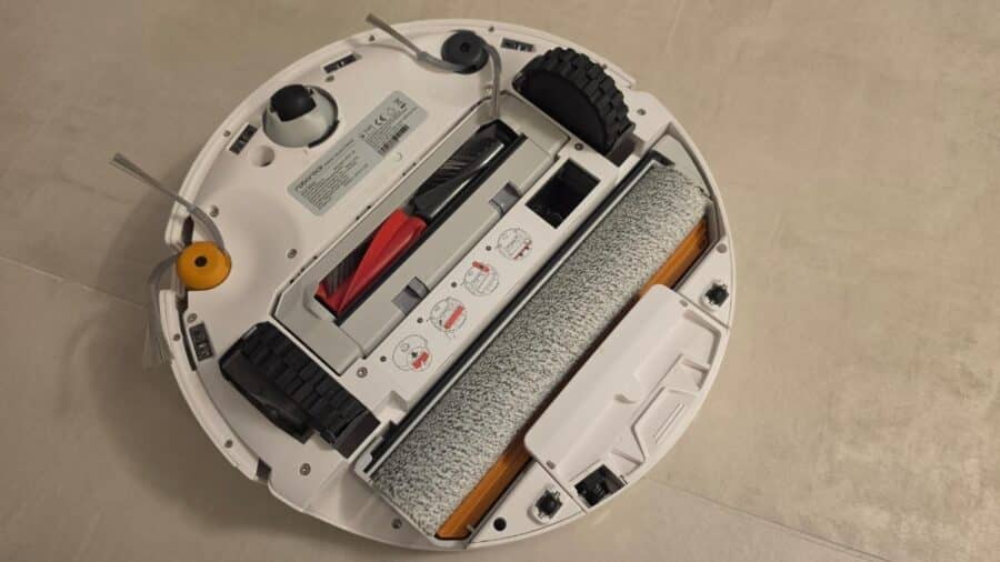 Il rullo SpiraFlow da 270mm del Roborock Qrevo Curv 2 Flow ruota a 220 RPM con 15N di pressione