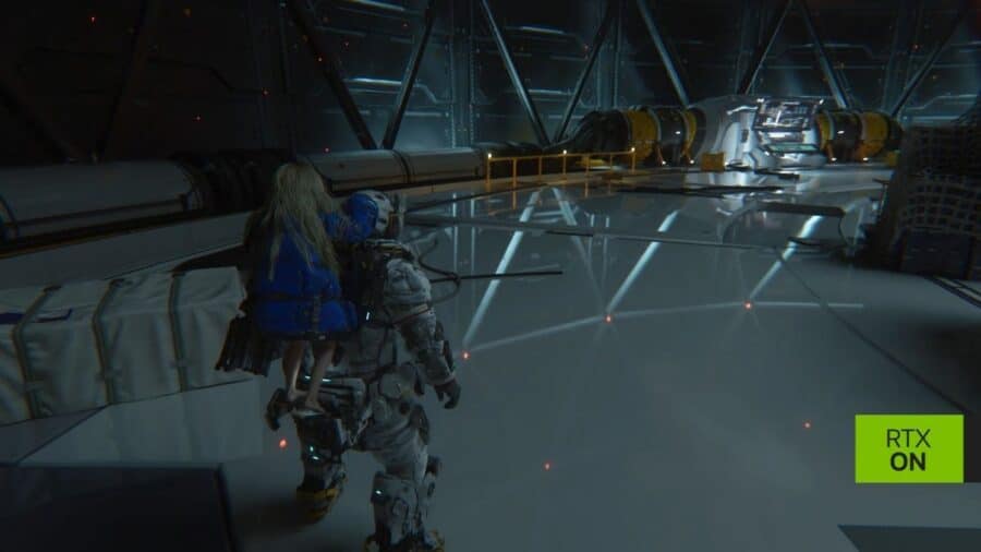 Hugh avanza in un corridoio futuristico con Diana sulle spalle all’interno della base lunare di Pragmata, con pavimento lucido e riflessi resi in ray tracing; logo RTX ON in basso a destra.