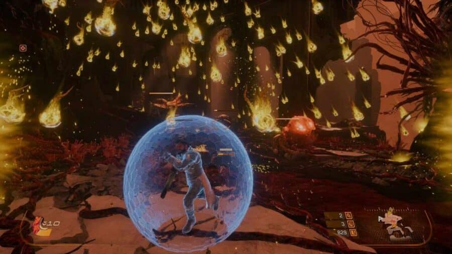 Sequenza di combattimento in Saros con il protagonista protetto da uno scudo energetico blu mentre dal cielo piovono proiettili incandescenti.