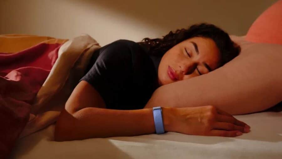 Google annuncia il nuovo tracker Fitbit Air
