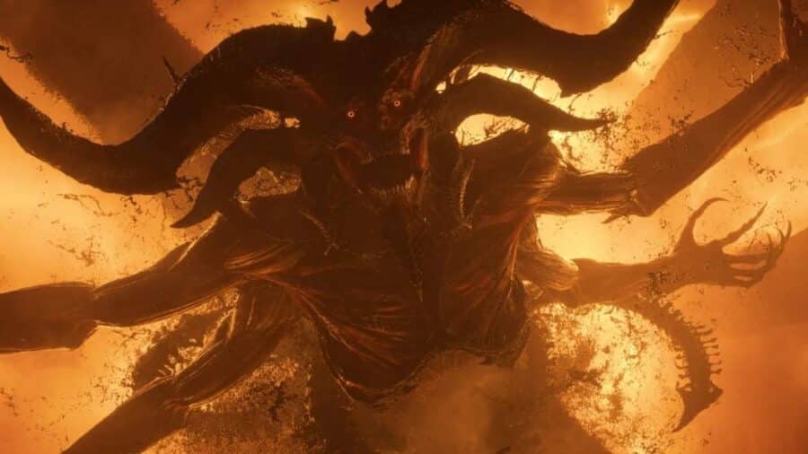 Primo piano di una gigantesca creatura demoniaca con corna e corpo infuocato in Diablo 4: Lord of Hatred.