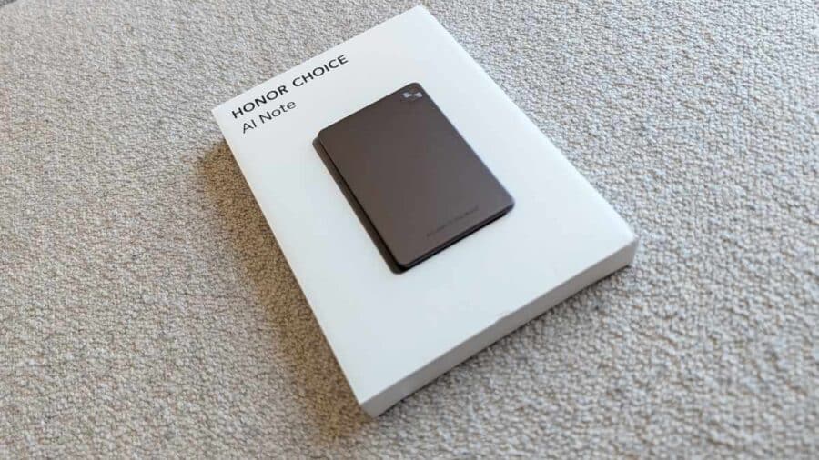 Confezione di Honor Choice AI Note su superficie chiara, con il dispositivo in evidenza sulla scatola bianca