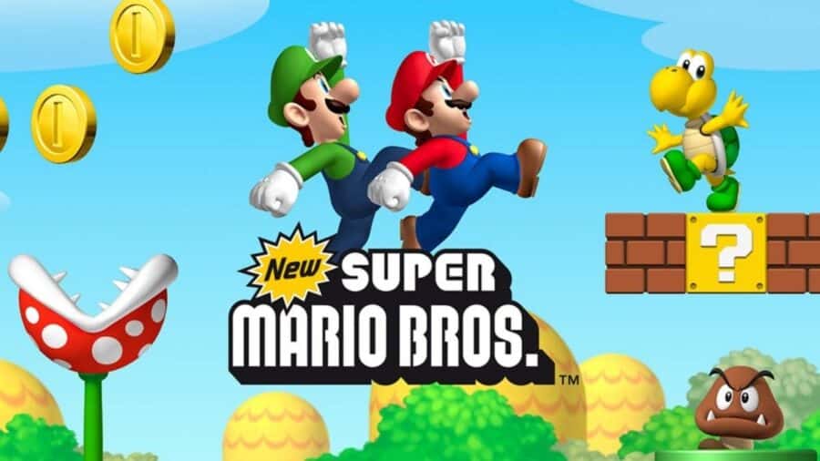 Artwork di New Super Mario Bros. con Mario e Luigi in salto, monete sospese, una pianta carnivora, un Koopa Troopa e un Goomba sullo sfondo colorato del Regno dei Funghi.