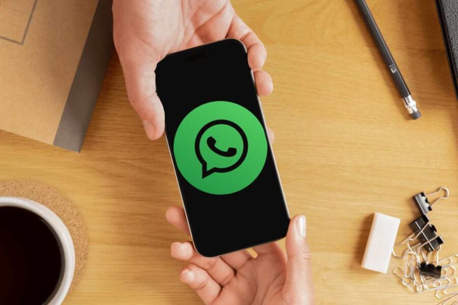 WhatsApp, arriva la sezione "contatti online"